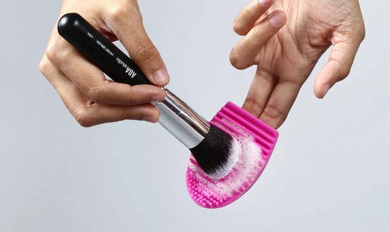 Sponge Cleaning Brushes & Beauty Blender Cleansers: Making Your Makeup Tools Look Brand New